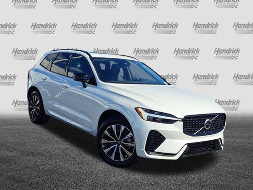 2025 Volvo XC60 B5 Plus