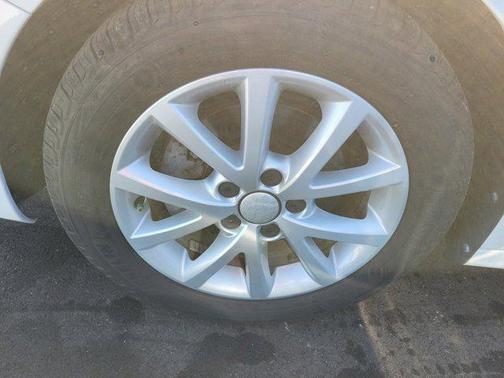 White 2014 Volkswagen Jetta Auto SE w/Connectivity