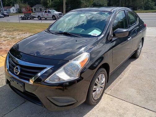 Super Black 2015 Nissan Versa 1.6 SV