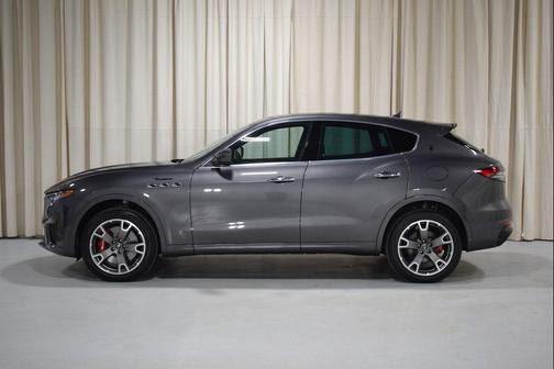2022 Maserati Levante Modena