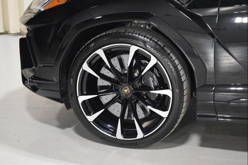 2023 Lamborghini Urus S