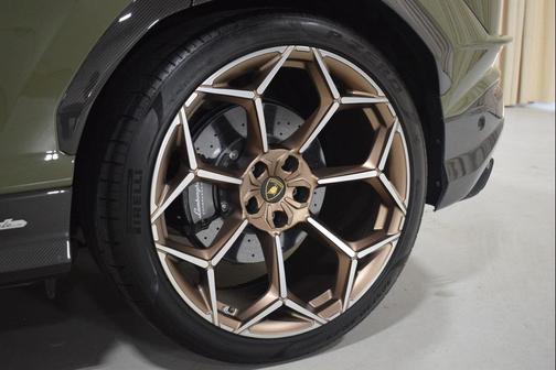 2024 Lamborghini Urus Performante