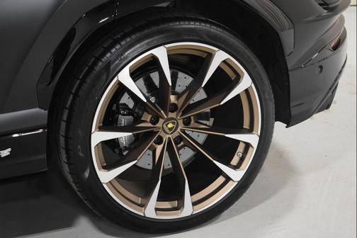 2023 Lamborghini Urus S