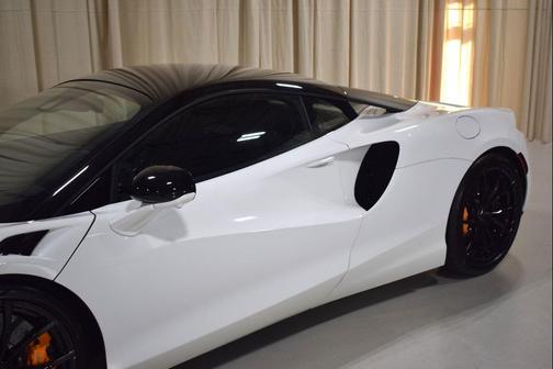 2023 McLaren Artura Performance