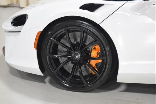 2023 McLaren Artura Performance