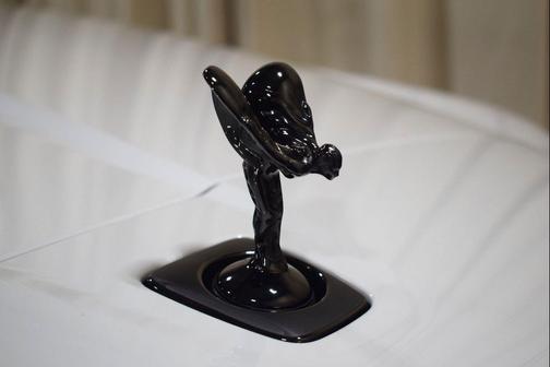 Arctic White 2026 Rolls-Royce Cullinan Black Badge