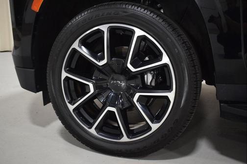 2022 Chevrolet Tahoe 4WD RST