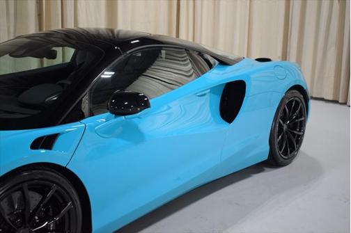 2025 McLaren Artura TechLux