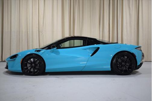 2025 McLaren Artura TechLux