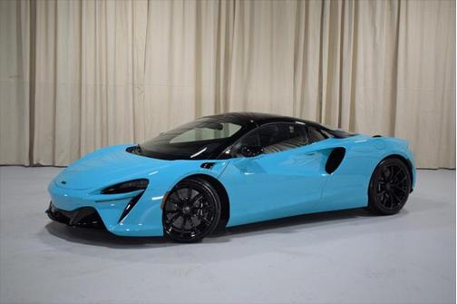 2025 McLaren Artura TechLux