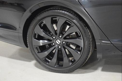 2023 Bentley Flying Spur V8