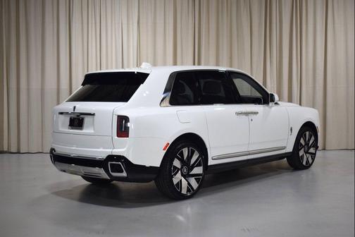 Le1r33/ 2026 Rolls-Royce Cullinan