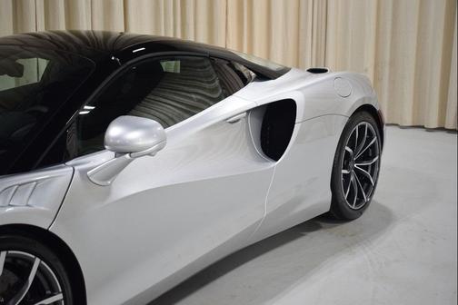 2025 McLaren Artura TechLux