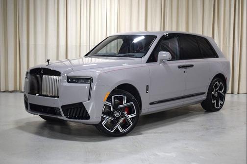 Le1r9b/ 2026 Rolls-Royce Cullinan Black Badge