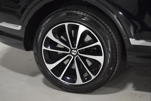 2024 Bentley Bentayga V8