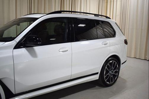 2026 BMW X7 M60i
