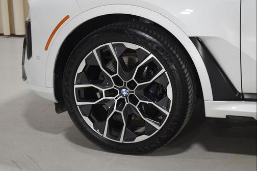 2026 BMW X7 M60i