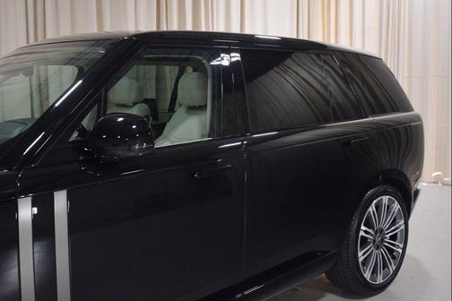 2024 Land Rover Range Rover P530 SE