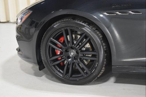 2022 Maserati Ghibli Modena Q4