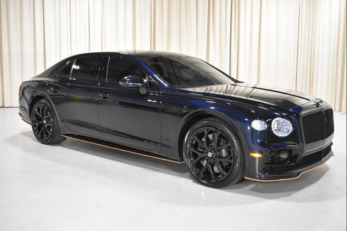 Black Sapphire Metallic 2024 Bentley Flying Spur S