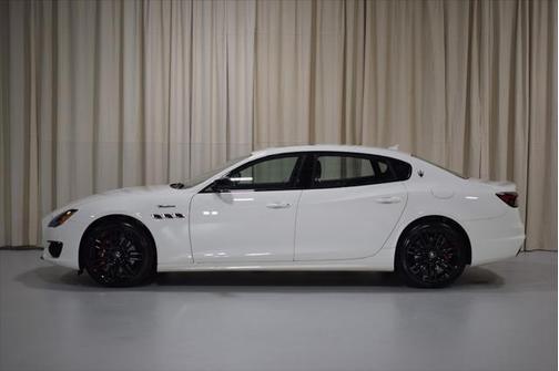 2023 Maserati Quattroporte Modena Q4