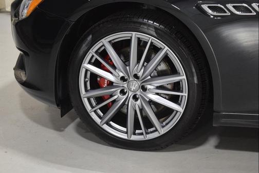 2022 Maserati Quattroporte Modena Q4