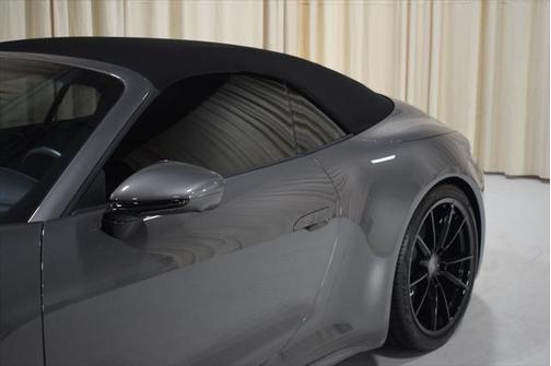 2020 Porsche 911 Carrera 4S Cabriolet