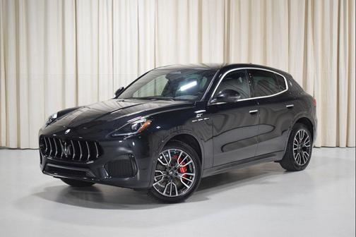 Nero Tempesta Metallic 2024 Maserati Grecale GT