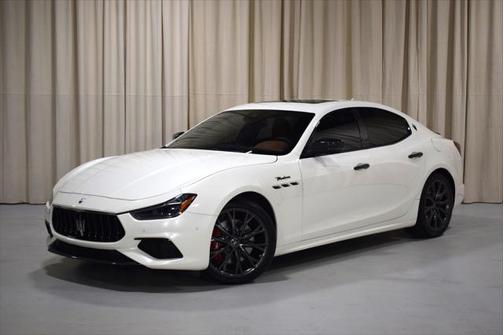 2022 Maserati Ghibli Modena Q4