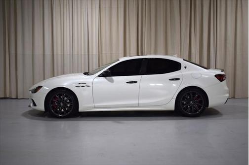 2022 Maserati Ghibli Modena Q4