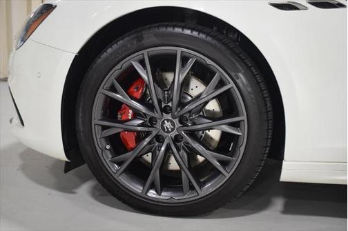 2022 Maserati Ghibli Modena Q4