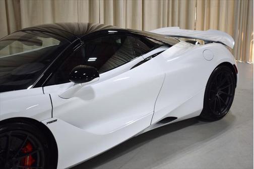 2025 McLaren 750S Spider