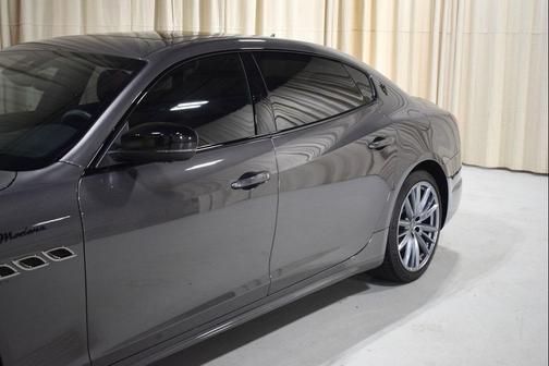 2022 Maserati Quattroporte Modena Q4