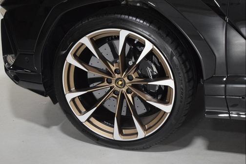 2023 Lamborghini Urus S