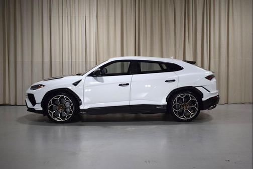 2024 Lamborghini Urus Performante
