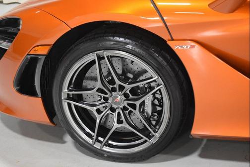 2018 McLaren 720S Base