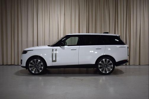 White 2023 Land Rover Range Rover P400 SE