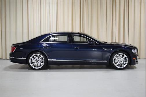 2023 Bentley Flying Spur V8