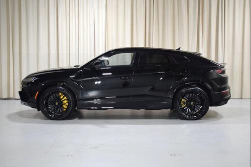 2025 Lamborghini Urus SE