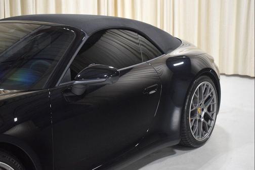 2024 Porsche 911 Carrera 4S Cabriolet