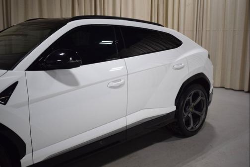 2019 Lamborghini Urus 