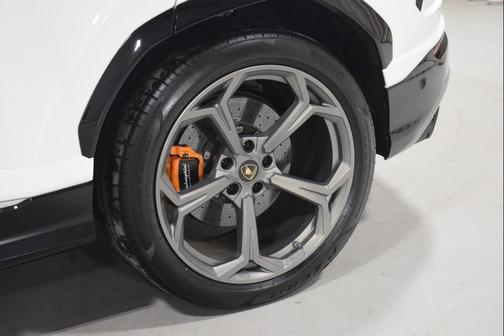 2019 Lamborghini Urus 