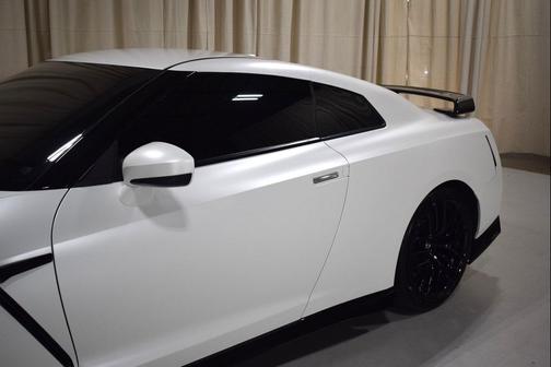 2017 Nissan GT-R Premium