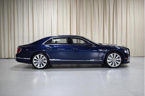 2022 Bentley Flying Spur V8