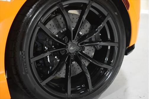 2025 McLaren Artura Performance