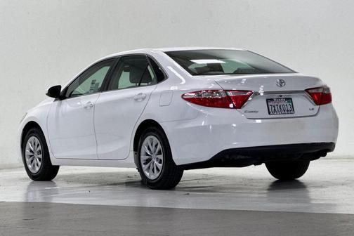 Super White 2017 Toyota Camry LE