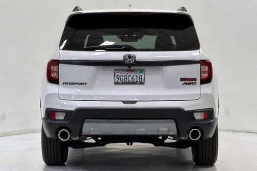 Platinum White Pearl 2023 Honda Passport AWD TrailSport