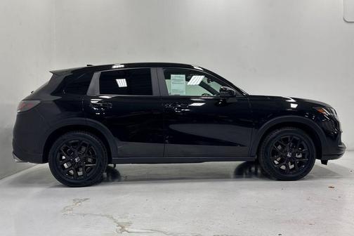 Crystal Black Pearl 2024 Honda HR-V Sport