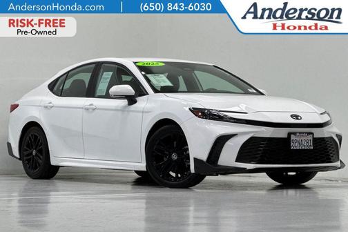 Ice 2025 Toyota Camry SE