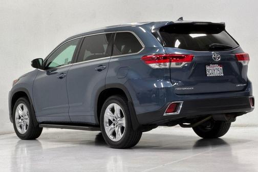 Shoreline Blue Pearl 2017 Toyota Highlander Limited